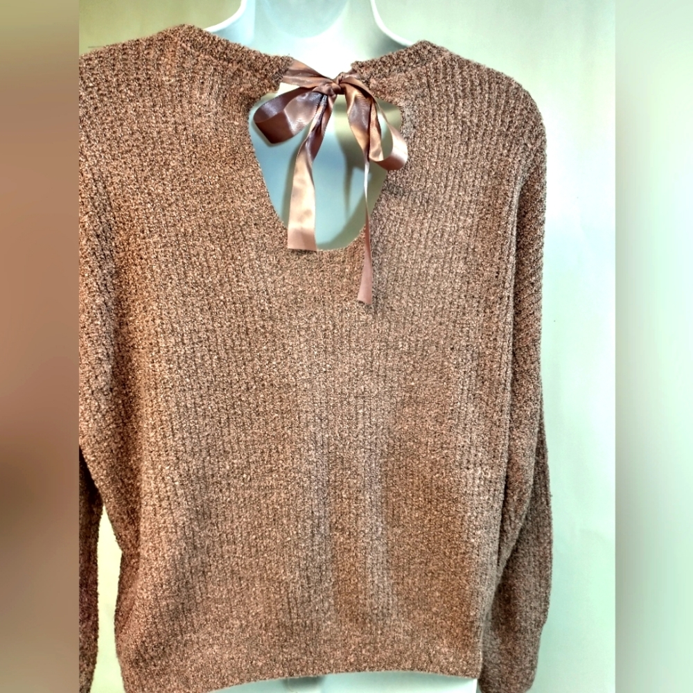 Sweet Wanderer Pullover Cropped Sweater with Satin Tie Back Ribbon Size Medium
